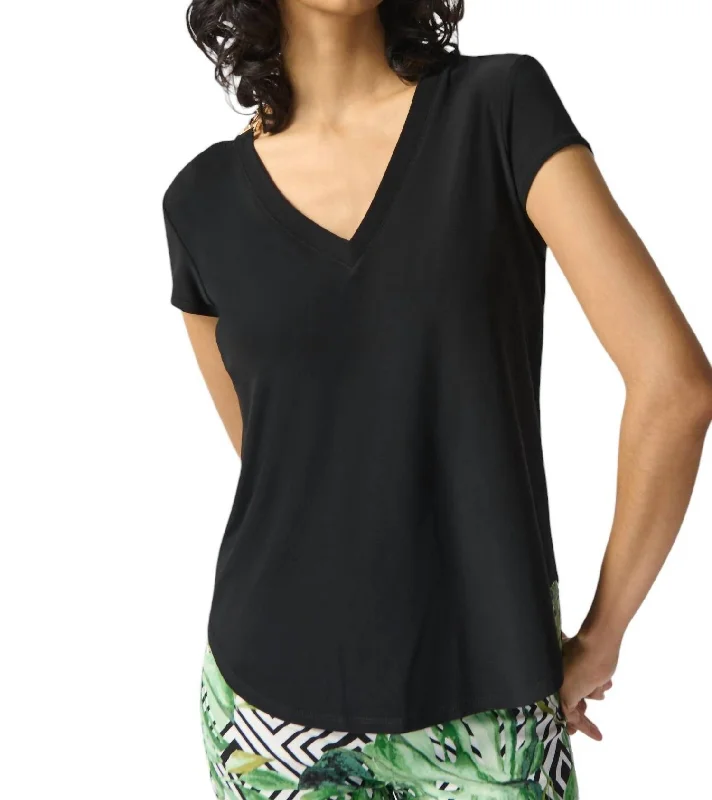 Casual V-Neck Top In Black